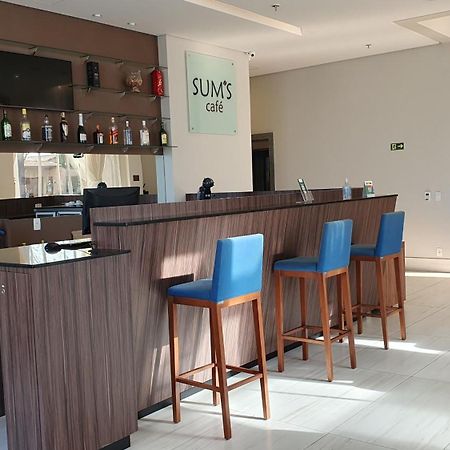 Summit Suites Hotel ピンダモニャンガバ エクステリア 写真