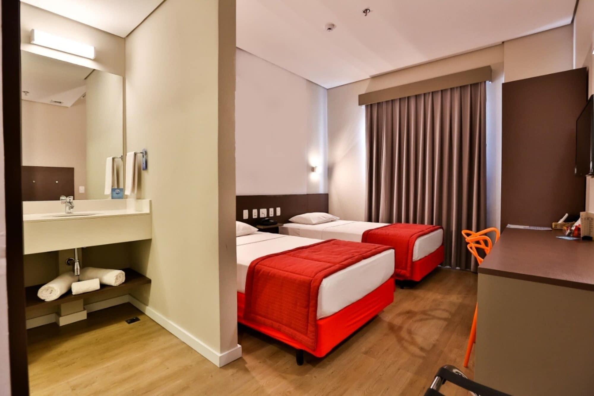 Summit Suites Hotel ピンダモニャンガバ エクステリア 写真