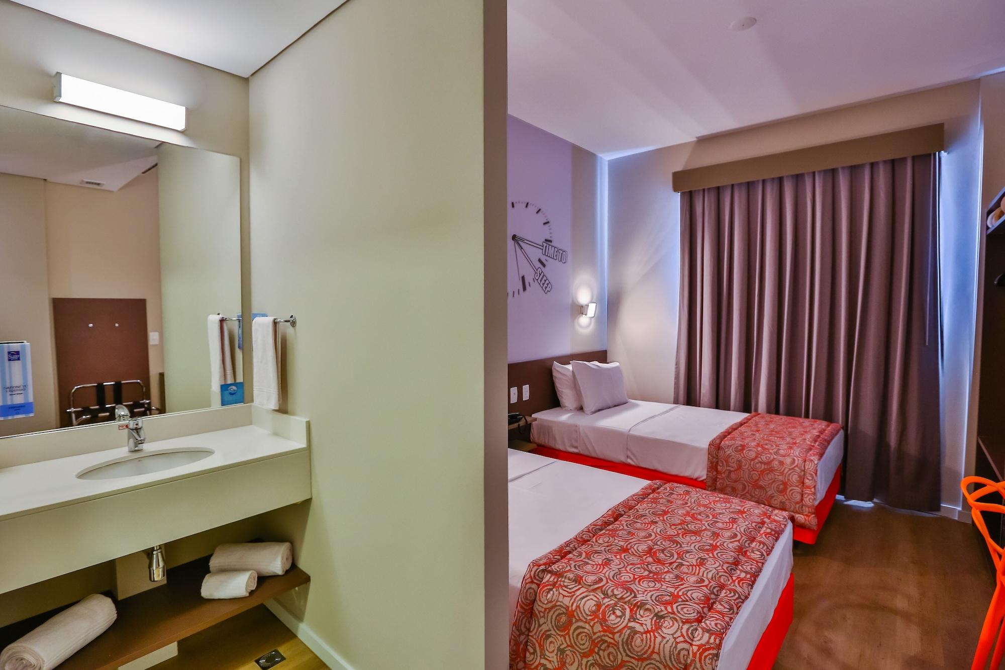 Summit Suites Hotel ピンダモニャンガバ エクステリア 写真