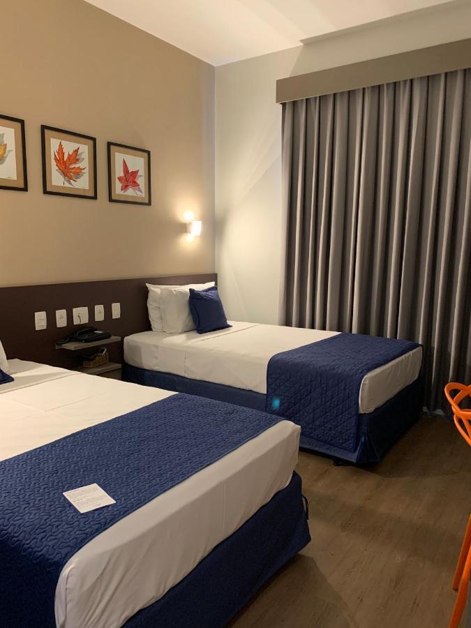 Summit Suites Hotel ピンダモニャンガバ エクステリア 写真