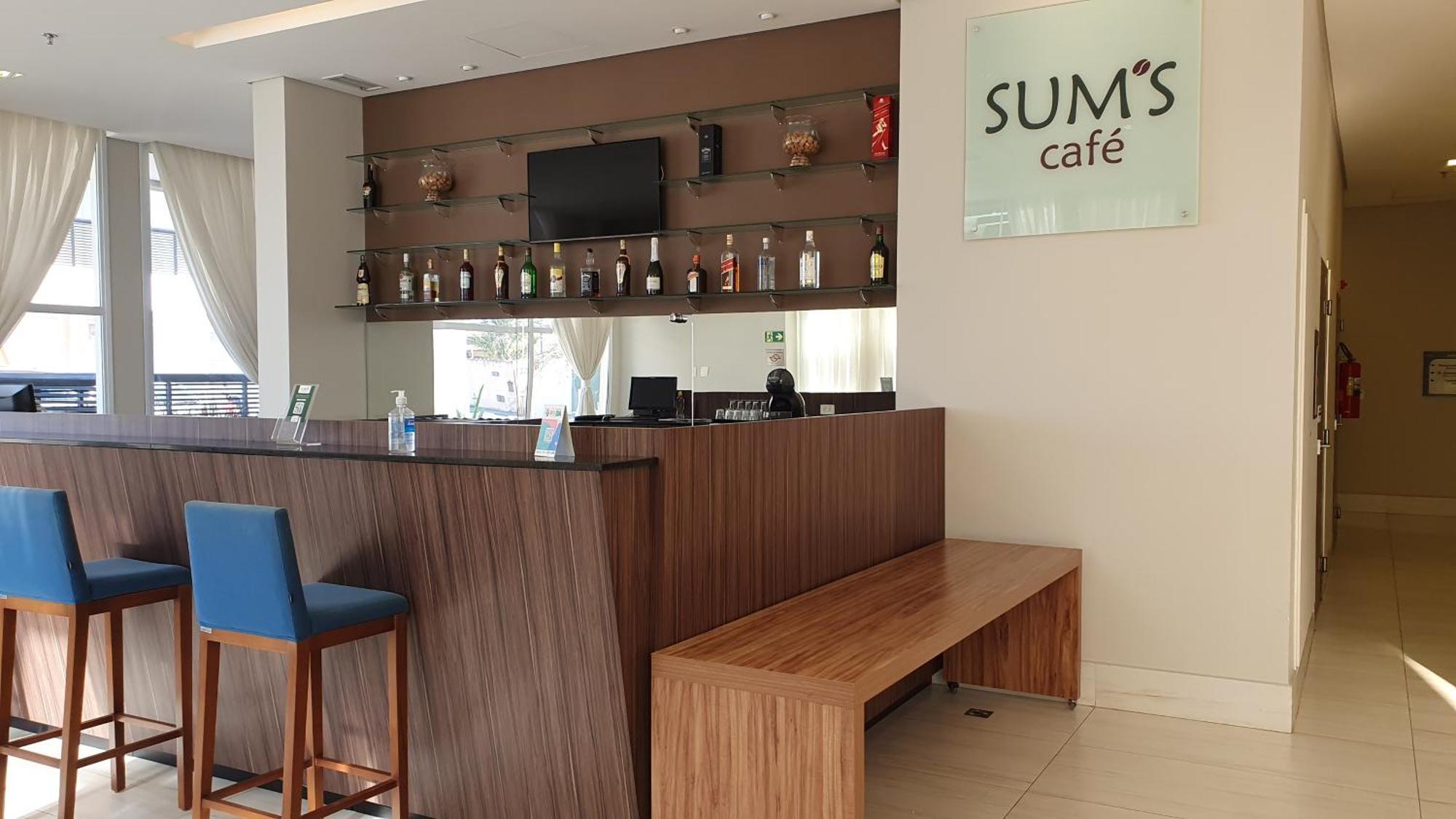Summit Suites Hotel ピンダモニャンガバ エクステリア 写真