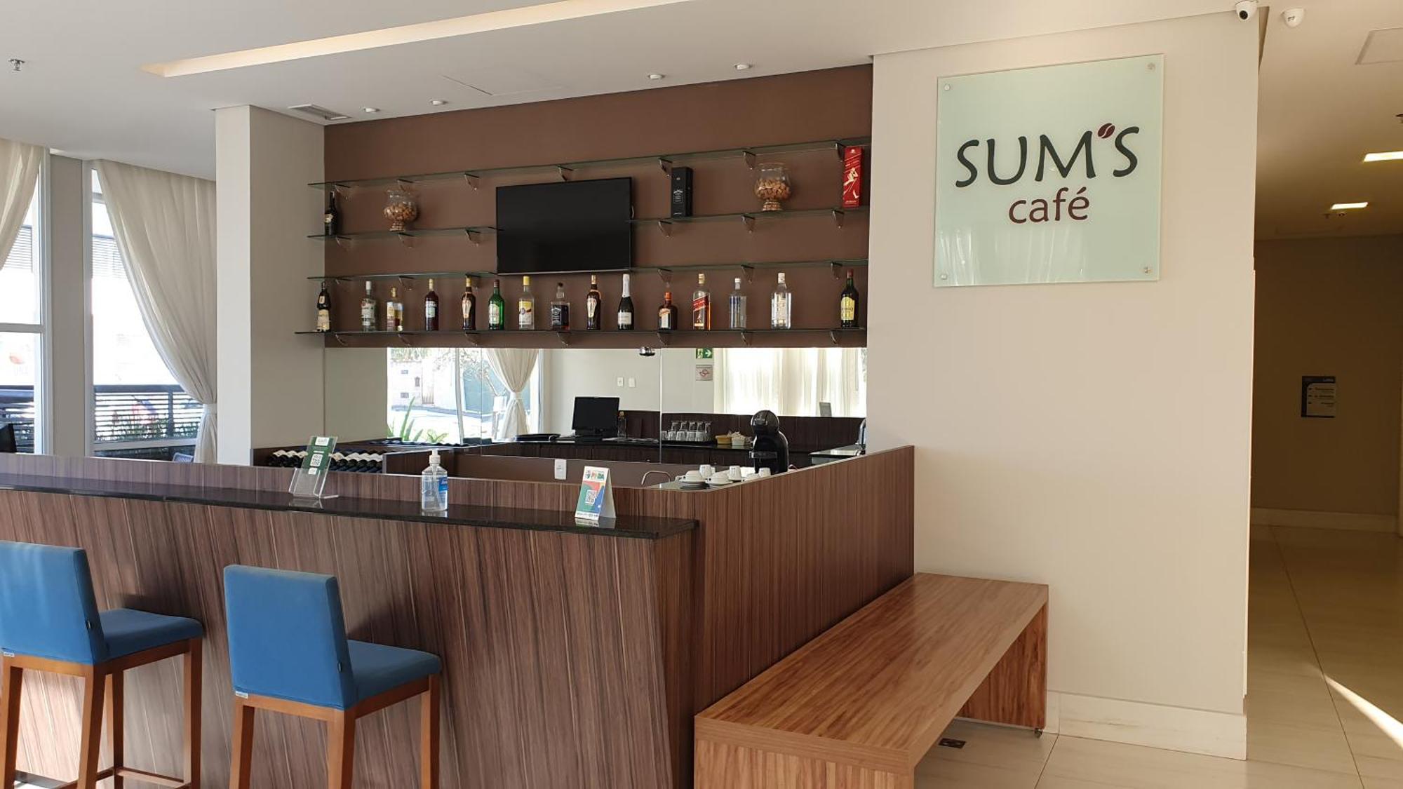 Summit Suites Hotel ピンダモニャンガバ エクステリア 写真