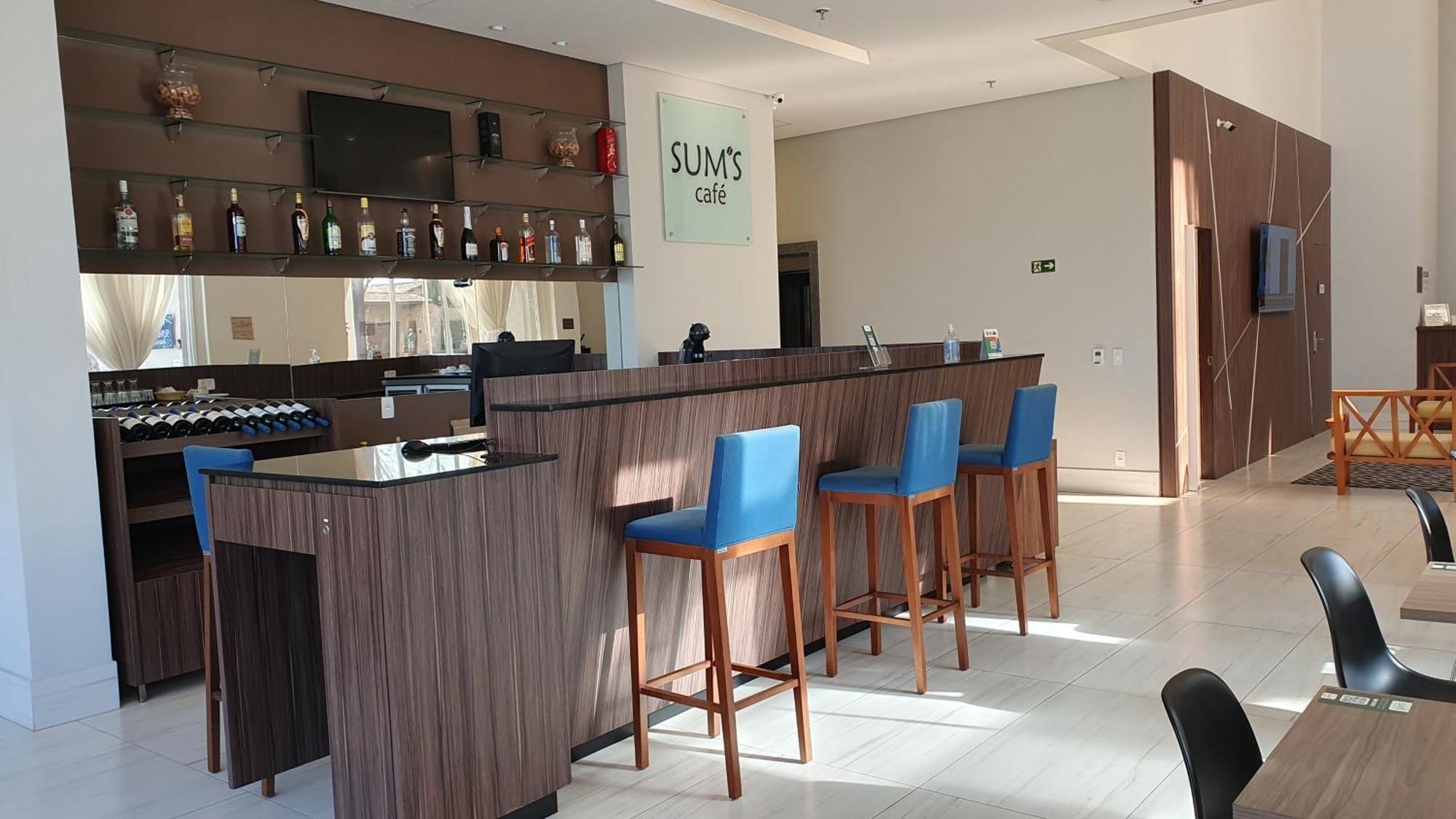 Summit Suites Hotel ピンダモニャンガバ エクステリア 写真