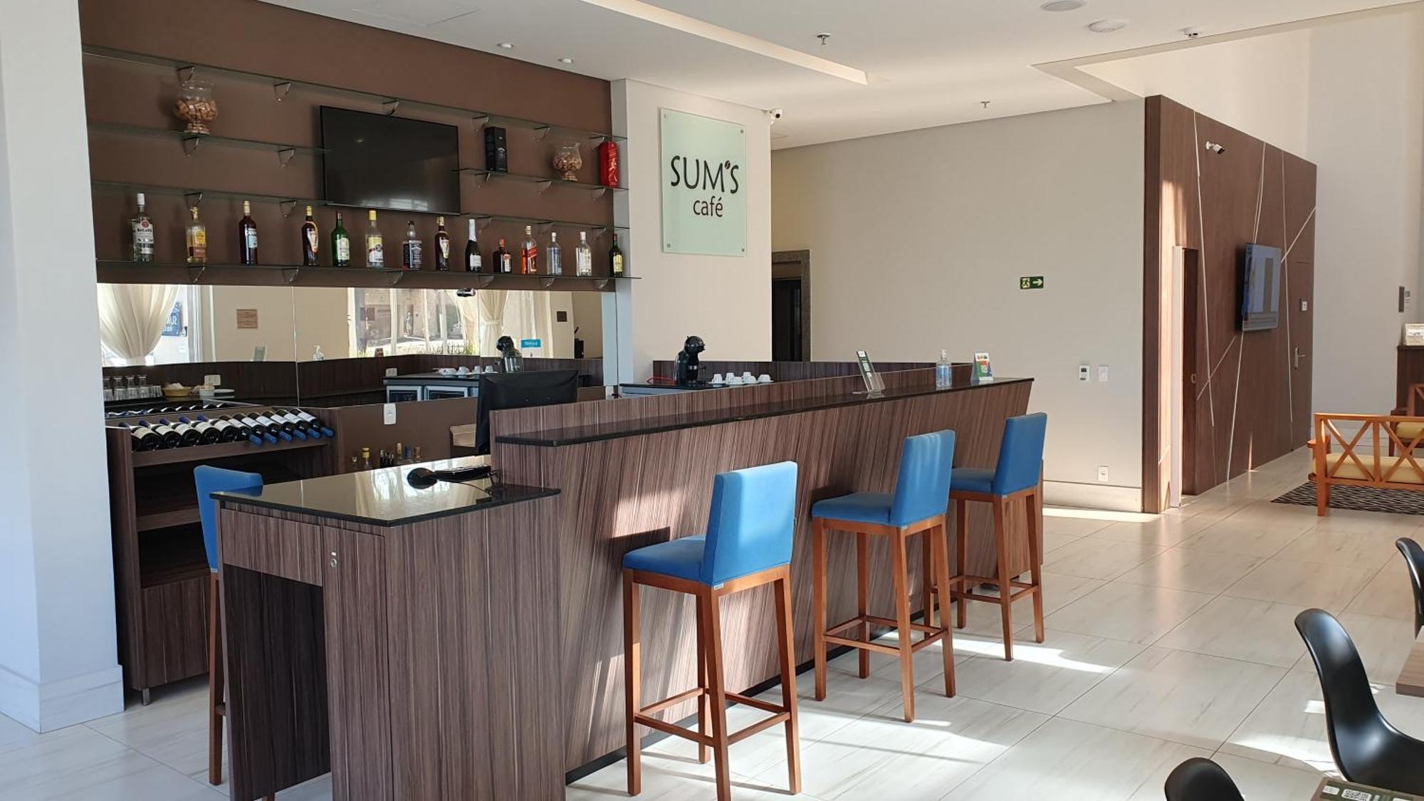 Summit Suites Hotel ピンダモニャンガバ エクステリア 写真